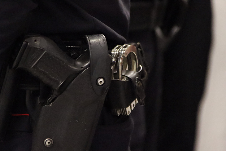 Detenen tres homes per un atracament amb arma de foc a un establiment de joc i apostes a Abrera