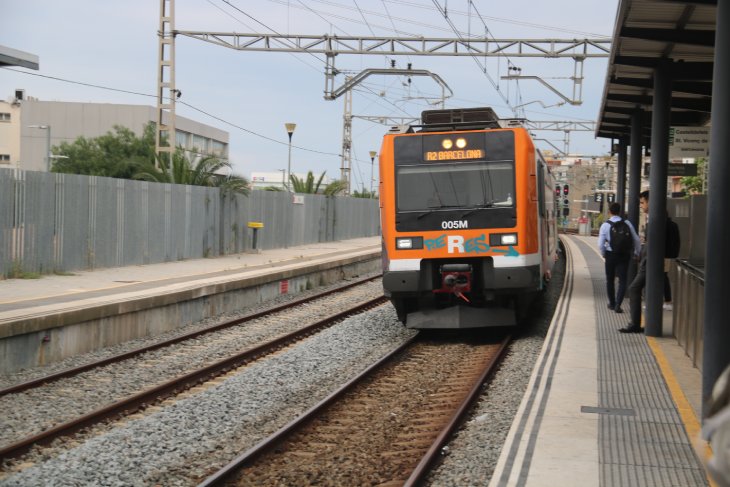 Retards a l’R2 sud, R13, R14, R15, R16 i R17 per una avaria tècnica entre Castelldefels platja i Garraf