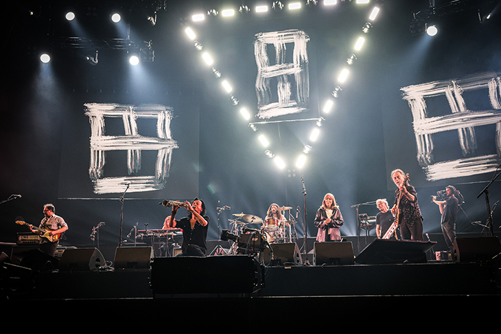L’Elèctrica Dharma publica un doble disc amb el concert del Palau Sant Jordi per commemorar els 50 anys del grup
