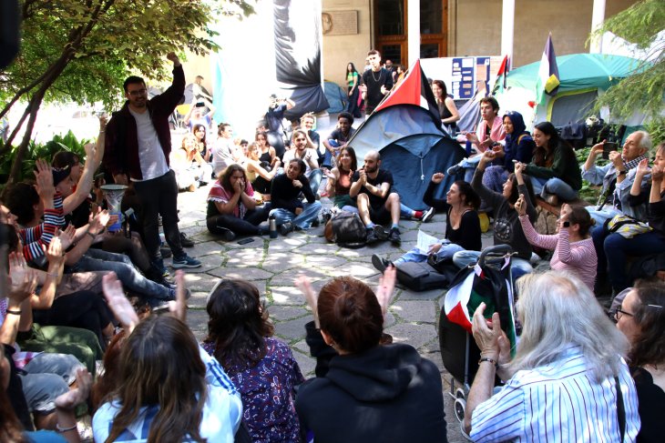 Estudiants celebren la moció aprovada pel claustre de la UB sobre Palestina: “És una gran passa endavant”