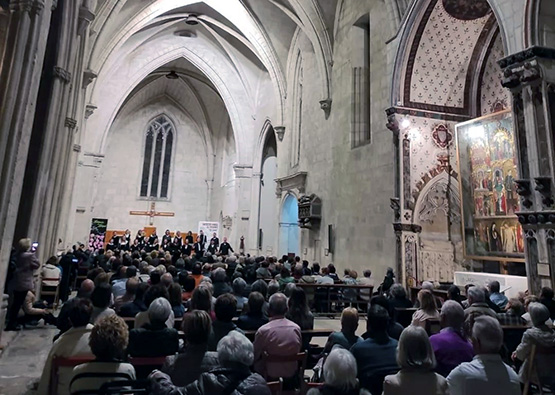 Demà dissabte El Coro i la Coral Laroc celebren el concert de les Fires de Maig