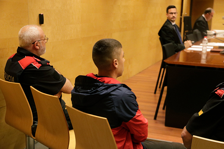 Testimonis afirmen que la víctima del matricidi de Ripoll tenia “por” del seu fill i que era “molt agressiu”