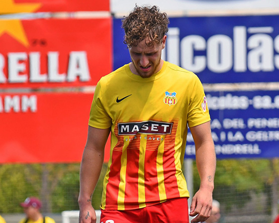 El FC Vilafranca perd contra l’Olot i consuma el descens de categoria