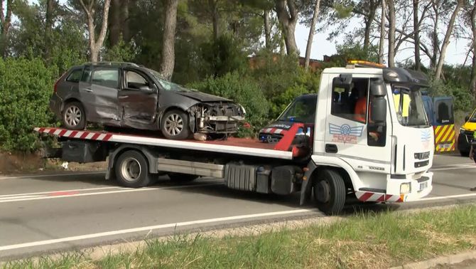 Dos morts en un accident de trànsit entre quatre cotxes a la C-243c, a Rubí