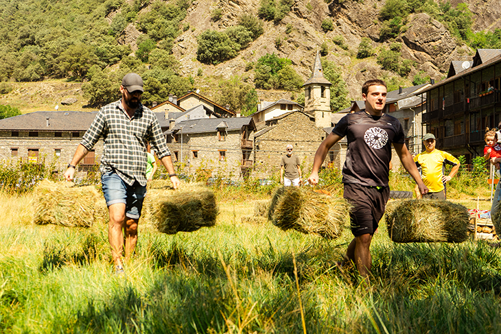 Les Olimpíades pallareses recuperen feines de pagès que estan desapareixent