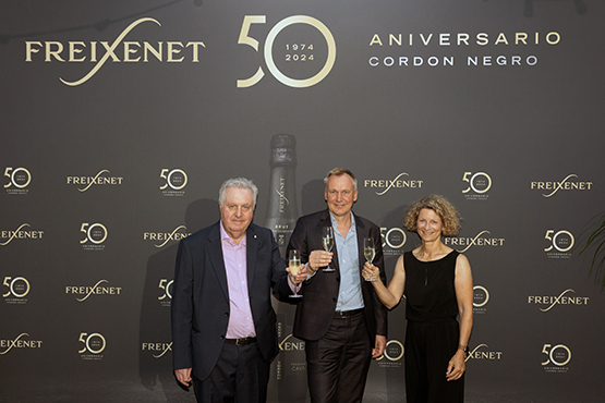 Freixenet celebra el 50è aniversari de Cordón Negro amb una festa internacional ambientada en l’escena cultural dels anys 70