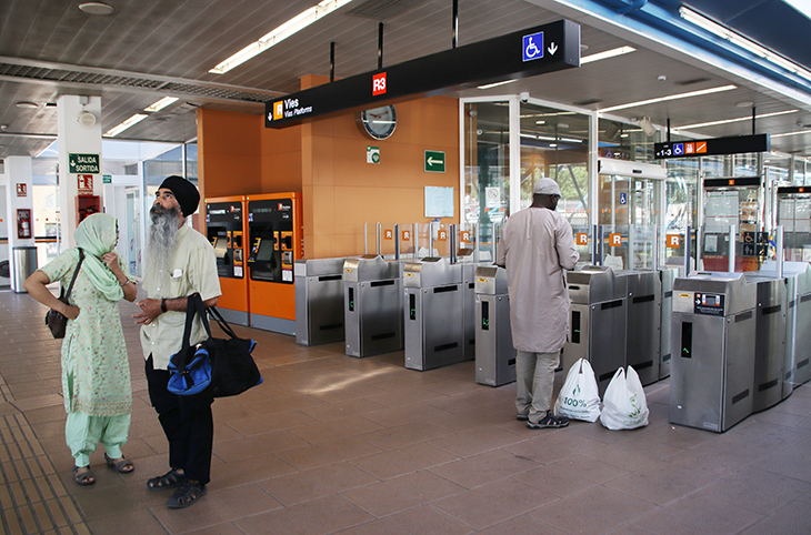 Pocs usuaris a l’estació de Vic en la represa del servei a l’R3: “Falta que la gent sàpiga que tornen a haver-hi trens”