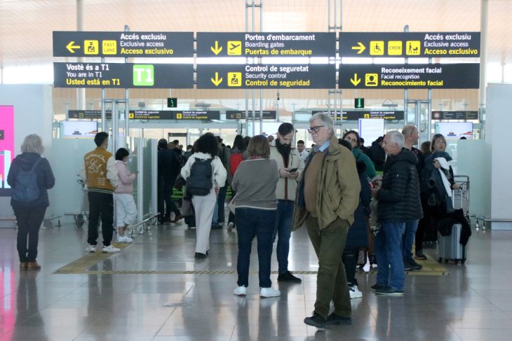Retards generals i alguna cancel·lació a l’aeroport de Barcelona per la forta tempesta