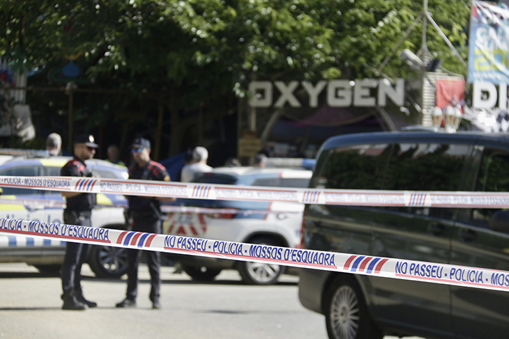 Investiguen la mort d’una persona apunyalada durant una baralla en un local d’oci a Calella de Mar
