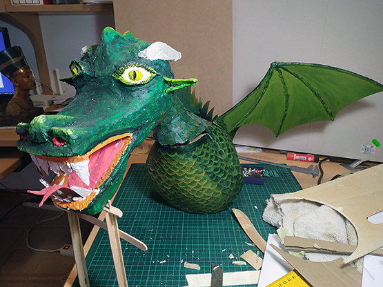 Els veïns i veïnes d’Avinyonet presenten el seu nou drac