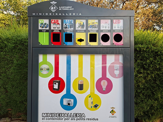 Torrelavit instal·la dues minideixalleries per gestionar els residus especials