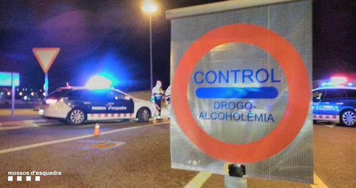 Els Mossos disparen contra un vehicle amb dos ocupants que havia fugit d’un control a Ripoll amenaçant amb una arma