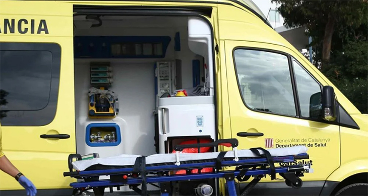 Un menor de 14 anys pateix ferides greus a la mà, el tòrax i la cara per l’explosió d’un petard a Figueres