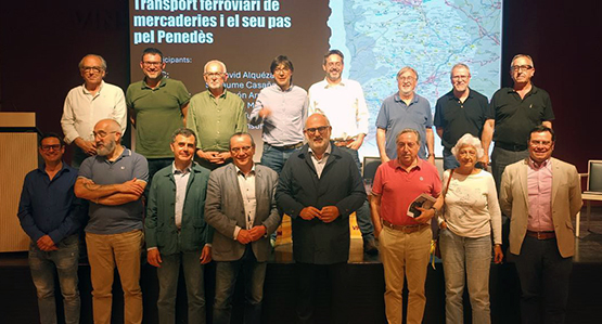 Consens polític al Penedès perquè les mercaderies passin per l’Eix Transversal Ferroviari