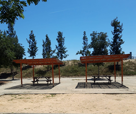 L’Ajuntament de Vialfranca habilita refugis climàtics i instal·la tendals a les àrees de joc infantil