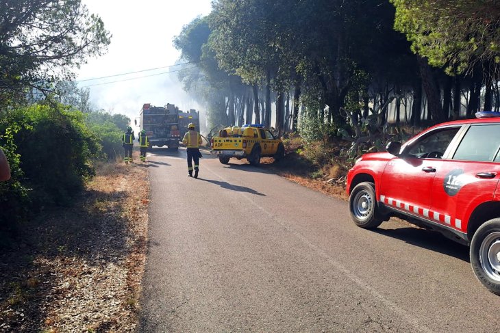 Els Bombers estabilitzen l’incendi de Sant Feliu de Guíxols i aixequen el confinament de la urbanització Mas Trempat