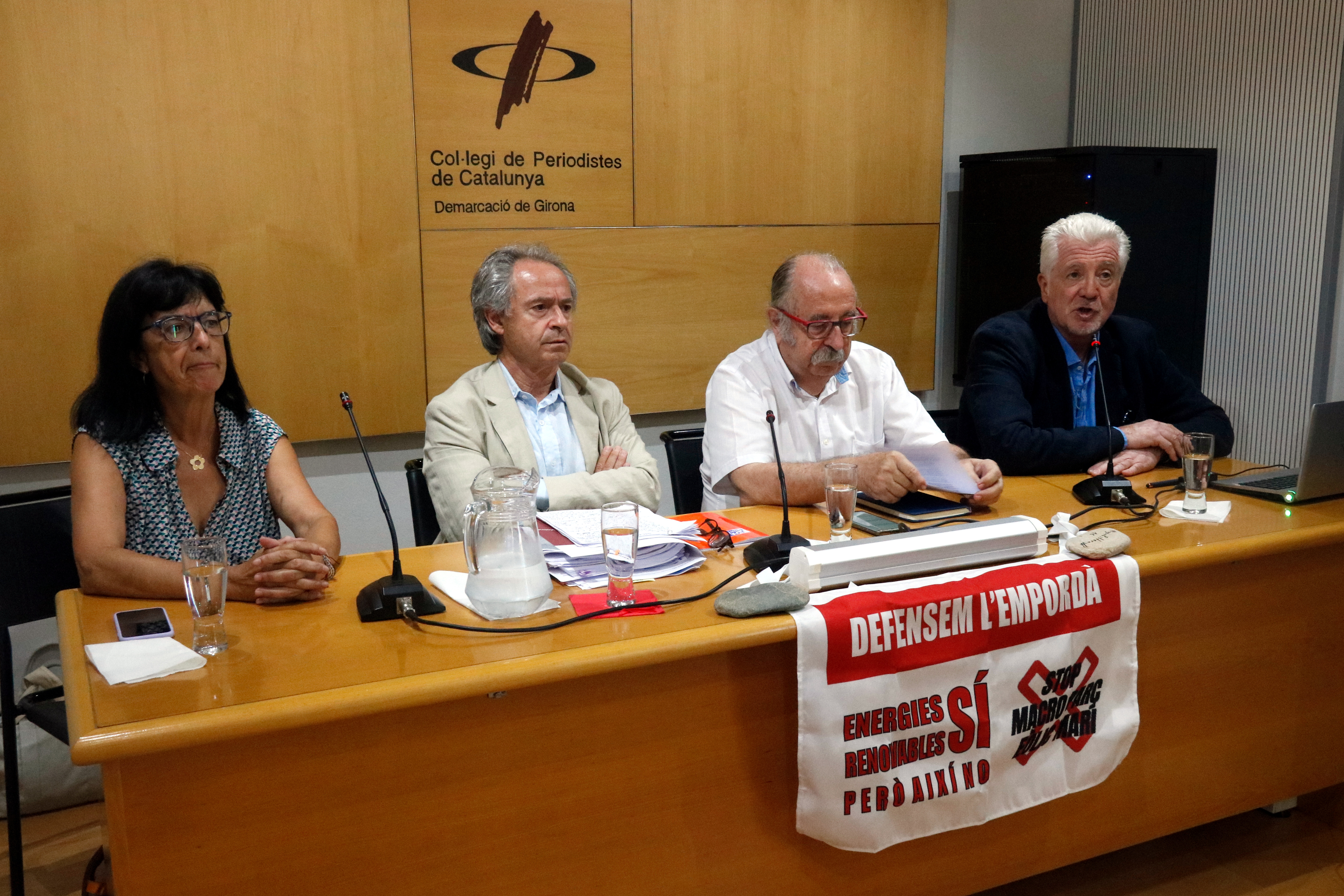 Ecologistes i plataforma reclamen a l’Estat que no autoritzi la plataforma d’assaig de l’eòlica marina al golf de Roses