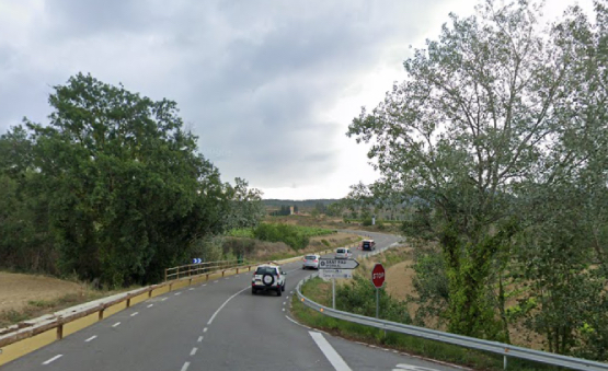 Un motorista és traslladat d’urgència a Bellvitge per un accident a la BV-2428 a Subirats