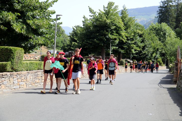 Veïns de la Val d’Aran reivindiquen l’ús de l’aranès en la 30a edició de la Corsa d’Aran per sa Lengua