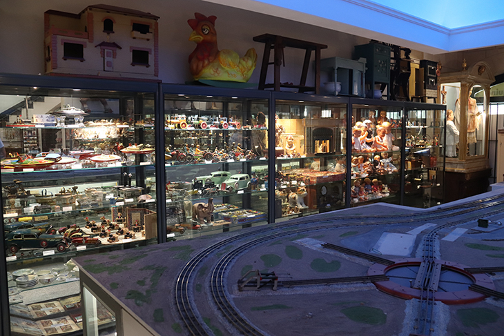 El Museu d’Història de la Joguina de Sant Feliu de Guíxols reobre duplicant el nombre d’objectes exposats