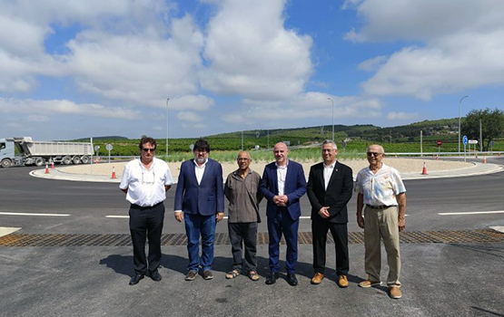 El Govern inaugura la nova rotonda de l’N-340 a Subirats