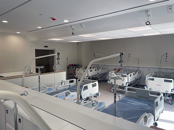 Salut inaugura els nous espais de rehabilitació, formació i diàlisi de l’Hospital Comarcal