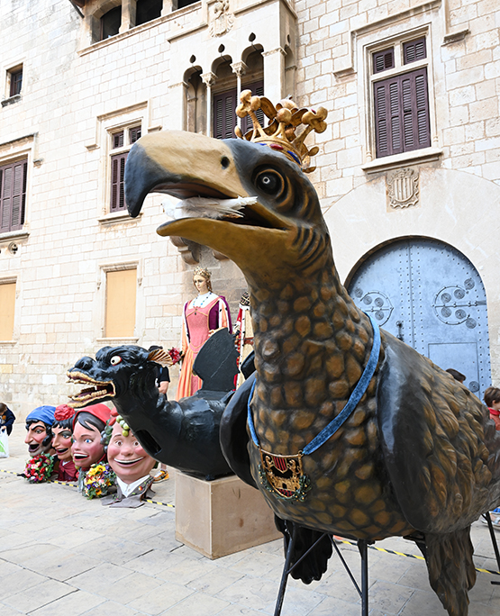 Els balls del seguici festiu vilafranquí es lluiran avui sobre l’empostissat