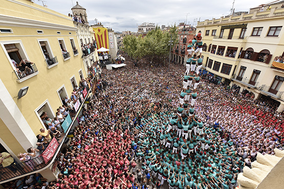 Rull i Urtasun, entre els convidats al balcó de la Casa de la Vila per la Diada de Sant Fèlix