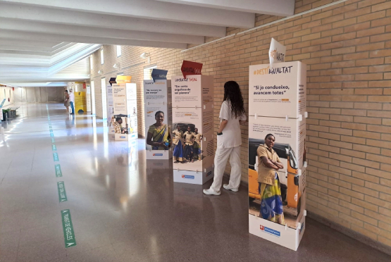 L’Hospital Comarcal de l’Alt Penedès acull l’exposició “#Destí igualtat”, impulsada per la Fundació Vicente Ferrer