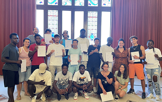 Quinze joves completen el curs d’alfabetització en català organitzat pel Consell Comarcal