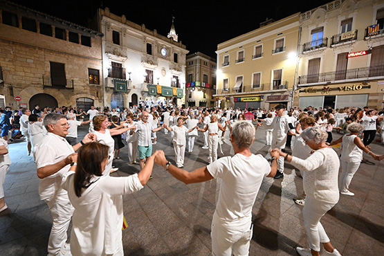 La Sardana Blanca aplegarà demà més de 300 sardanistes d’arreu de Catalunya