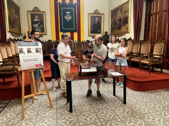 Vilafranca ja coneix les 9 persones que seguiran els actes de la Festa Major des del balcó de l’Ajuntament
