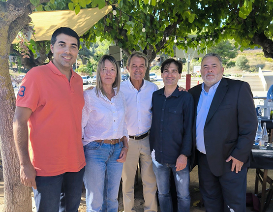 Artur Mas comparteix taula amb una trentena de veïns d’Avinyonet del Penedès