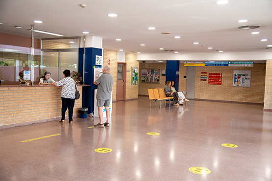 Busquen pacients amb pròtesi de genoll per fer un assaig clínic amb l’objectiu de reduir el dolor