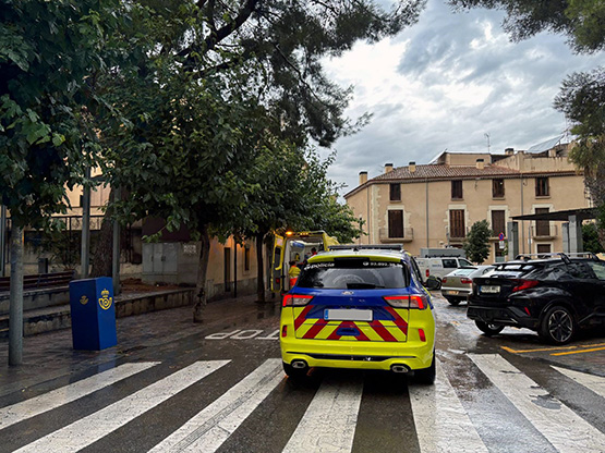 Atropellen el conductor d’un patinet que circulava a gran velocitat per un pas de vianants