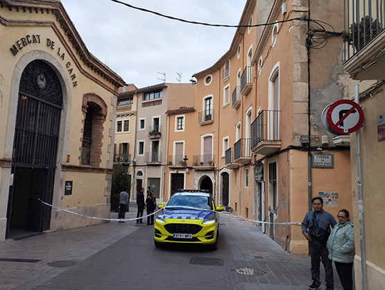 Tanquen el pas a la plaça de l’Oli de Vilafranca per una fuita de gas